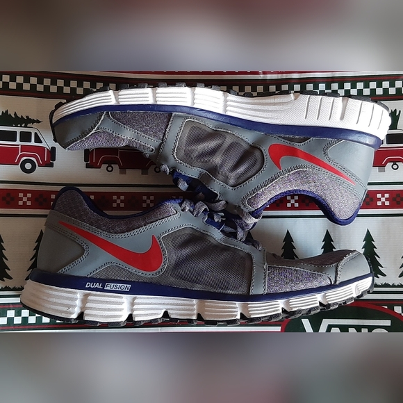 Nike Dual Fusion ST2 Running Shoes - Picture 7 of 13